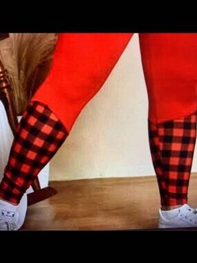 Ladies 3X Checkerboard & red leggings  10.00